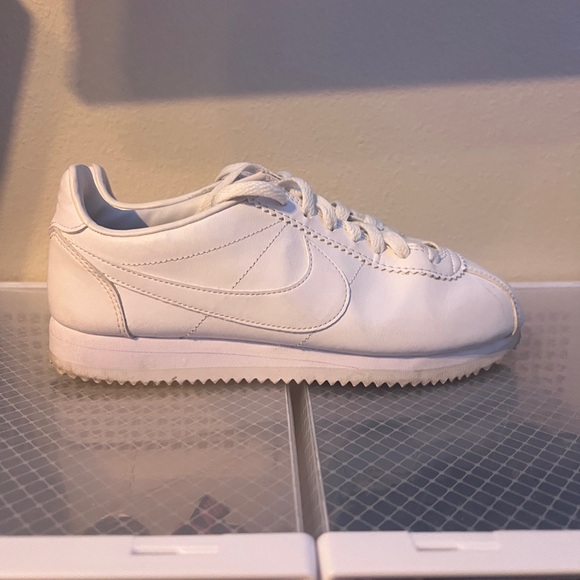 Nike Cortez - Picture 3 of 9
